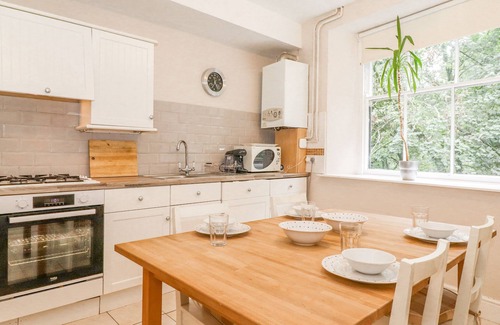 Grasmere Cottage | RIVERBANK, pet friendly, with a garden in Grasmere