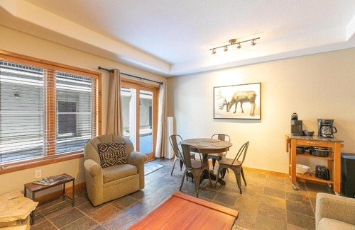 Four O'Clock House | Riverbend Centennial Run Condo Ski In Ski Out