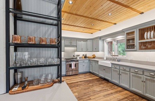 Grantsdale Cabin | Riverbend Lodge: Private Riverfront Luxury Home