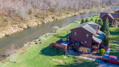 Todd House | Riverbend Retreat