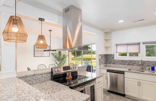 Portsmouth House | Rivercrest Retreat / River Front / 3 bed 2 bath