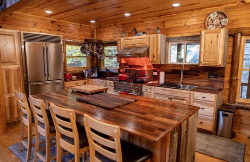 Clyde House | Riverfront-3 Luxury Homes on 500 Acres incl 5BR/3BA + 3BR/3BA + 2BR/2BA -Group A
