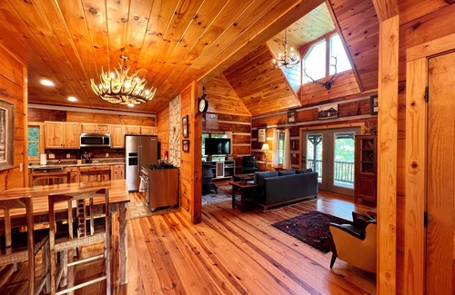 Clyde House | Riverfront-3 Luxury Homes on 500 Acres incl 5BR/3BA + 3BR/3BA + 2BR/2BA -Group A