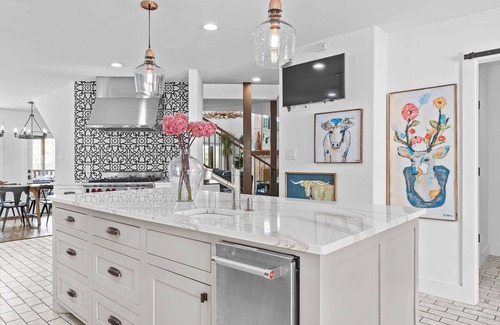 Wimberley House | Riverfront | 5 Acres | 2 Hot Tubs | Sleeps 17