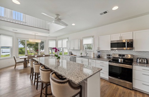 Savannah House | Riverfront 7 BR/5 BA Estate+Dock