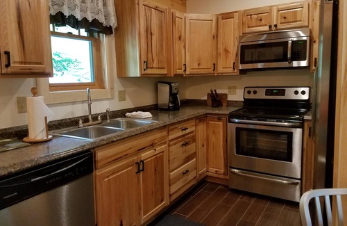 Warrensburg Cabin | RIVERFRONT ADIRONDACK LOG CABIN