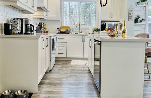 Hastings Highlands Cottage | Riverfront and Pet Friendly Oasis 10 minutes from Bancroft✨