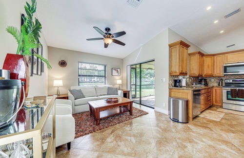 Sunrise House | Riverfront Backyard & Grill: Sunrise Family Home