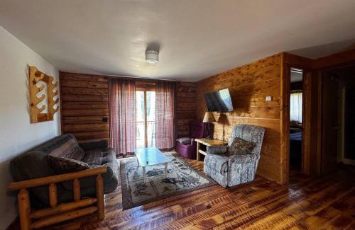 Crystal Falls House | Riverfront Cabin 2