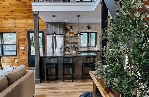 Cherry Log Cabin | Riverfront Cabin, Game Room, Hot Tub, Fire Pit! Only 10 mins from Downtown BR!