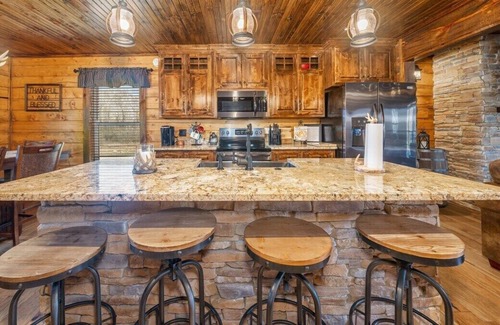 Glenwood Cabin | Riverfront Cabin - private hot tub, arcade game, steps to water