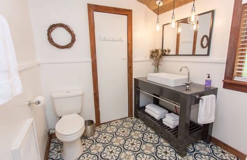 Bowling Green House | Riverfront Cabin - near Downtown BGKY