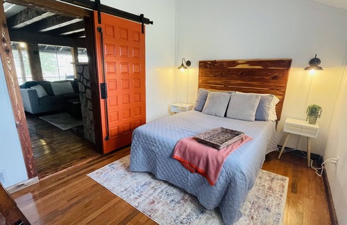 Bowling Green House | Riverfront Cabin - near Downtown BGKY