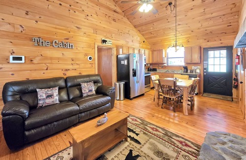 Blairsville Cabin | Riverfront Cabin w/Hot Tub & Mountain Views!