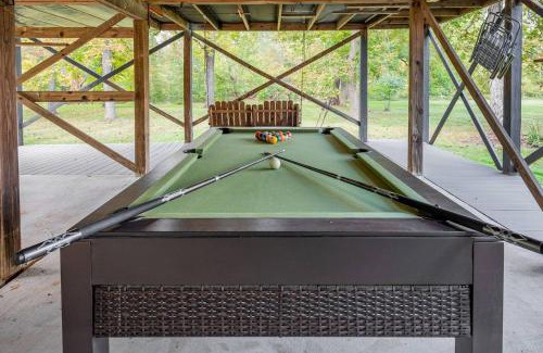 Hedgesville House | Riverfront Cabin wFirepit Pool Table Porch WiFi