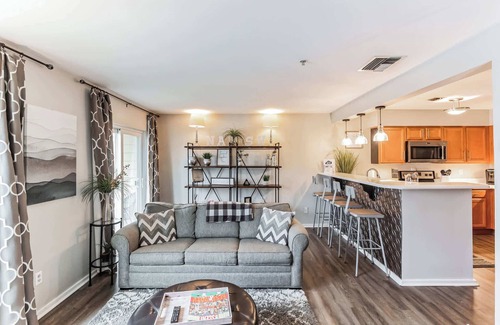 North Capitol Condo | Riverfront Charm – A Scenic Downtown Stay for 6!