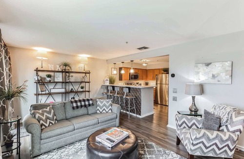 North Capitol Condo | Riverfront Charm – A Scenic Downtown Stay for 6!