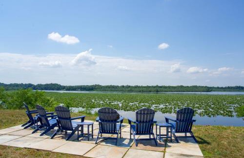 Denton House | Riverfront Denton Estate on 7 Acres with Heated Pool