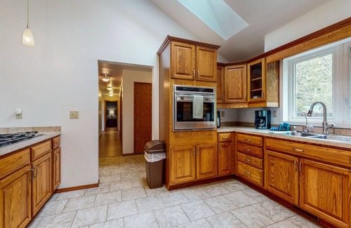 Jordan Road-Canyon Creek House | Riverfront dog-friendly oasis with hot tub, firepit & W/D - close to trails