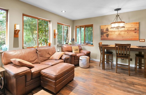 North Bend House | Riverfront Home in North Bend with Large Deck and Hot Tub. Pet-Friendly!