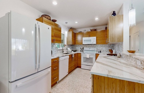 Harbour Heights House | Riverfront home near downtown with dolphin sightings, private dock & home office