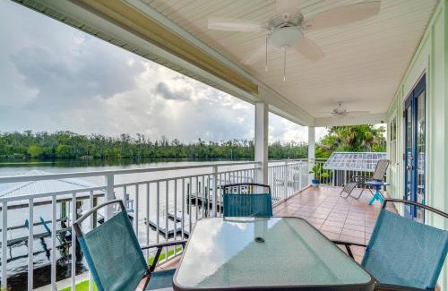 Homosassa House | Riverfront Homosassa Retreat with Kayak and Boat Dock!