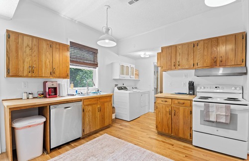Hot Springs House | Riverfront, Hot Tub & Sauna, 10 Minute Walk to Town on the AT