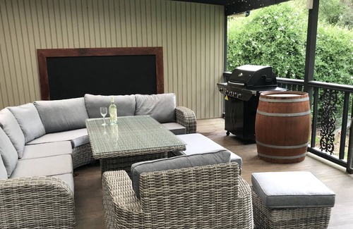 Jamieson House | Riverfront in the heart of Jamieson