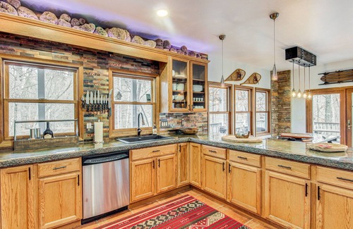 Rutherfordton House | Riverfront Lake Lure Lodge w/Deck on 13 Acres