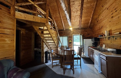 Crystal Falls Cabin | Riverfront Loft#7 Crystal Falls