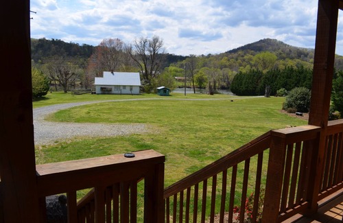 Hot Springs Cabin | Riverfront Log Cabin, Hot Tub, Pet-Friendly, Universal Access