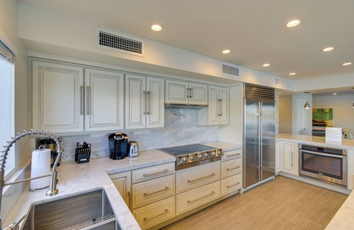 Cienega Springs House | Riverfront Luxury Retreat