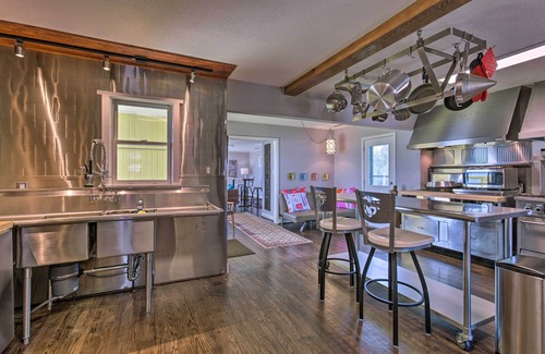 New Bern House | Riverfront New Bern House: Gourmet Kitchen & View!