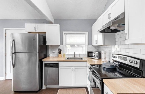 Noblesville House | Riverfront Noblesville Home/Pet Friendly/kayaks/Fishing, boating!