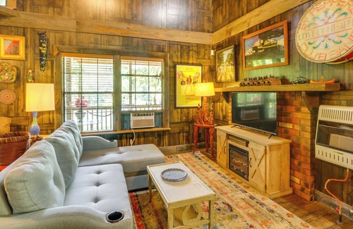Wilburn Apartment | Riverfront Pangburn Escape w/ Balcony + Fire Pit!