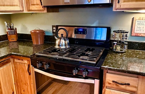Boone Cabin | Riverfront Paradise at Whispering Waters - Hot tub!