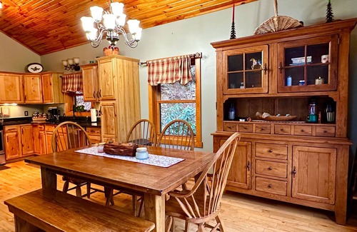 Boone Cabin | Riverfront Paradise at Whispering Waters - Hot tub!