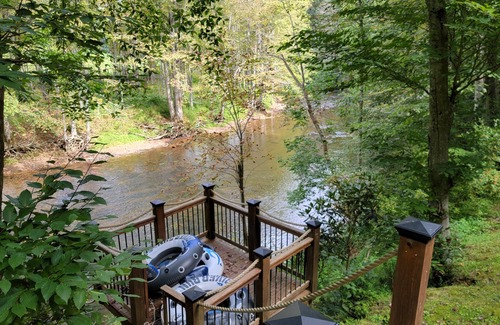 Boone Cabin | Riverfront Paradise at Whispering Waters - Hot tub!