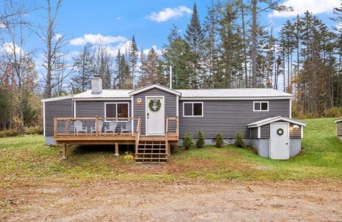 Bethlehem House | Riverfront Retreat in the White Mountains - 3BR Cozy Escape Near Ski & Hike
