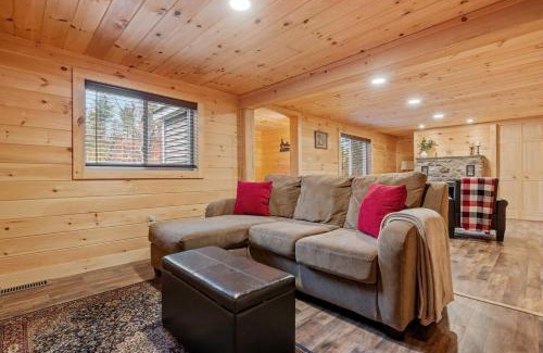 Bethlehem House | Riverfront Retreat in the White Mountains - 3BR Cozy Escape Near Ski & Hike