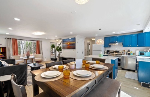 Wareham Center House | Riverfront Retreat in Wareham 6 bd+pet+gameroom