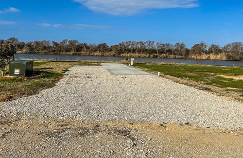 Matagorda RV Rental | Riverfront RV Spot #1