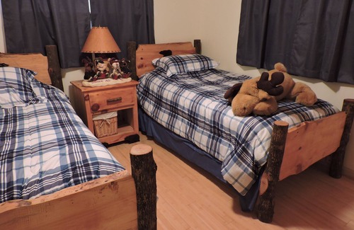 Brasstown Cabin | Riverfront, , WIFI, Cell, Folk School, Pet Friendly w/Fence