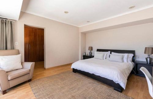 Greater Johannesburg Metropolitan Area Villa | RiverHouse