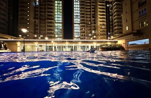 Kuching Apartment | Riverine High Floor Luxury Stay 4 pax Waterfront View from Balcony