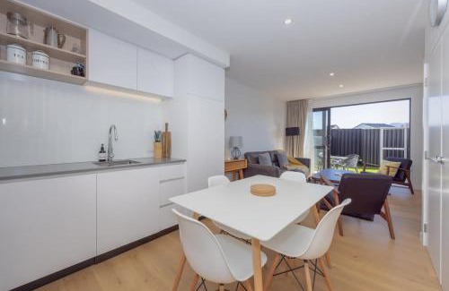 Albert Town Apartment | Rivers Bank