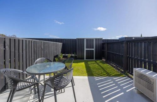 Albert Town Apartment | Rivers Bank