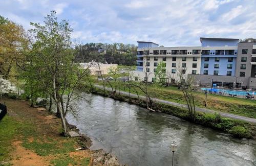 Pigeon Forge Apartment | Rivers Edge Condo 407