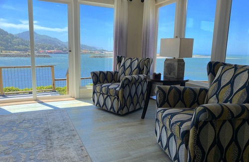Gold Beach House | River’s End-Best Pacific Ocean and Rogue River Views on 2+Acres with a Hot Tub!