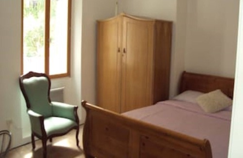 Altillac Apartment | Riverside Apartment ‘Rose’ located in a beautiful riverbank setting